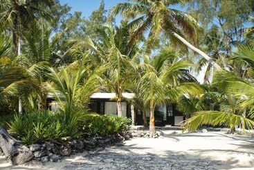 هتل Small Hope Bay Lodge