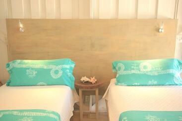 هتل Small Hope Bay Lodge