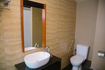 هتل The Capital Residence Suites