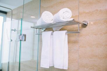 هتل The Capital Residence Suites