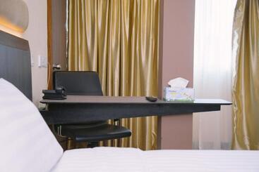 هتل The Capital Residence Suites