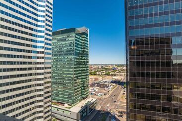 هتل Sandman Signature Edmonton Downtown