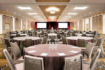 هتل The Westin Calgary