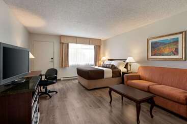 هتل Travelodge By Wyndham Abbotsford Bakerview