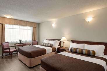 هتل Travelodge By Wyndham Abbotsford Bakerview