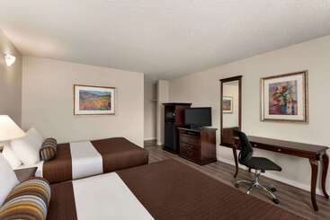 هتل Travelodge By Wyndham Abbotsford Bakerview