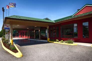 هتل Travelodge By Wyndham Abbotsford Bakerview