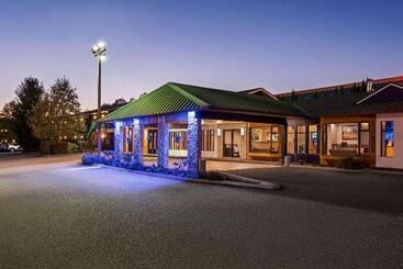 هتل Travelodge By Wyndham Abbotsford Bakerview