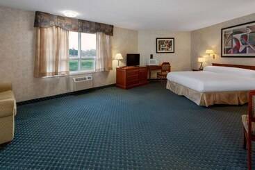 هتل Travelodge By Wyndham Amherst