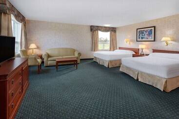 هتل Travelodge By Wyndham Amherst