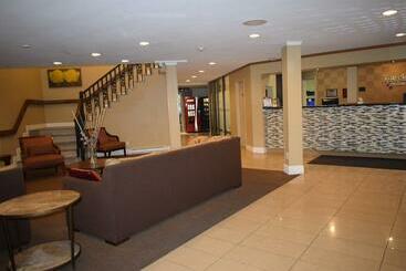 هتل Travelodge  By Wyndham Chilliwack