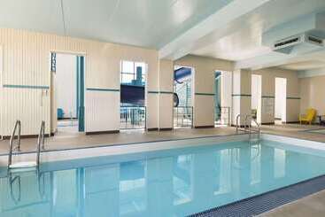 هتل Travelodge By Wyndham Edmonton West