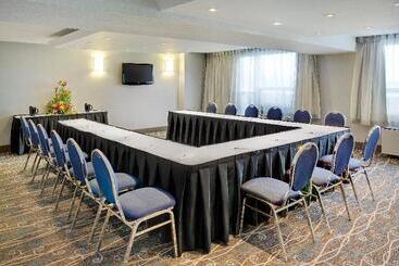 Holiday Inn Hotel & Suites London, An Ihg