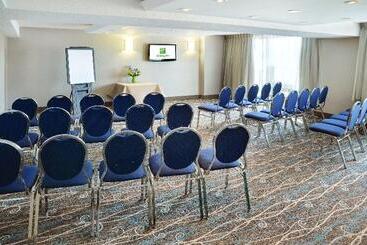 Holiday Inn Hotel & Suites London, An Ihg