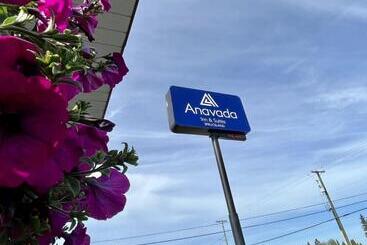 هتل Anavada Inn & Suites  Prince George