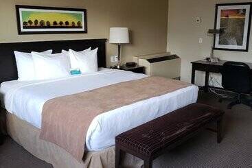 هتل Baymont By Wyndham Red Deer