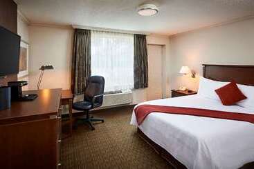 هتل Best Western Plus Guildwood Inn