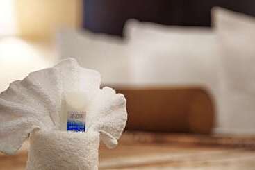 هتل Best Western Plus Guildwood Inn
