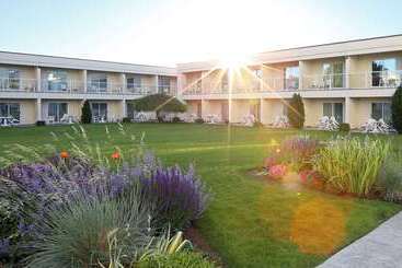 Best Western Plus Kelowna Hotel & Suites
