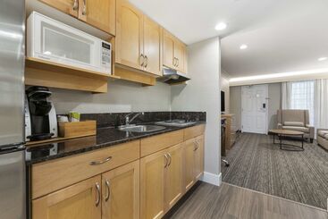 Best Western Plus Kelowna Hotel & Suites