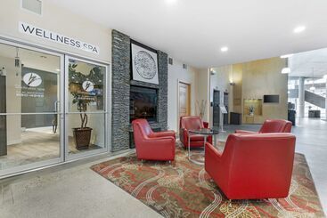 Best Western Plus Kelowna Hotel & Suites