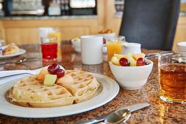 Best Western Plus Kelowna Hotel & Suites