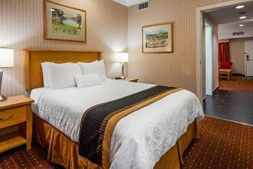 Best Western Plus Kelowna Hotel & Suites