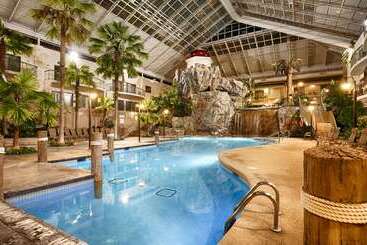 هتل Best Western Plus Lamplighter Inn & Conference Centre