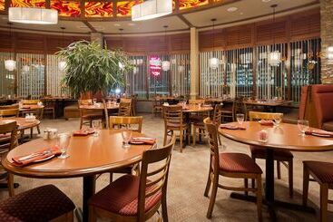 هتل Best Western Plus Lamplighter Inn & Conference Centre