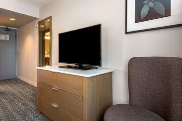 هتل Best Western Plus Vancouver Airport