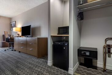 هتل Best Western Plus Vancouver Airport