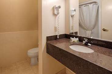 هتل Best Western Thunder Bay Crossroads
