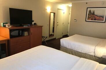 هتل Best Western Thunder Bay Crossroads