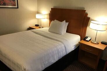هتل Best Western Thunder Bay Crossroads