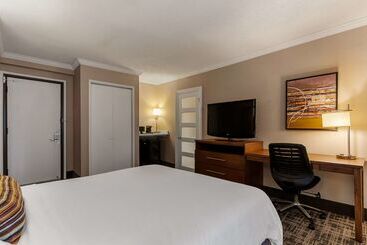 Best Western Ville Marie Hotel & Suites