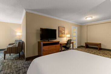 Best Western Ville Marie Hotel & Suites