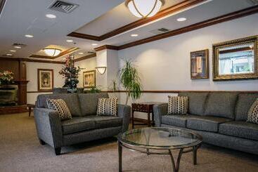 Best Western Ville Marie Hotel & Suites