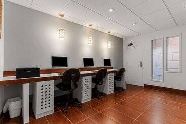 Best Western Ville Marie Hotel & Suites