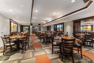 Best Western Ville Marie Hotel & Suites