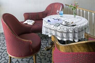 Blume Baden Hotel & Restaurant