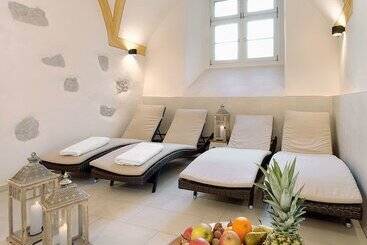 Blume Baden Hotel & Restaurant
