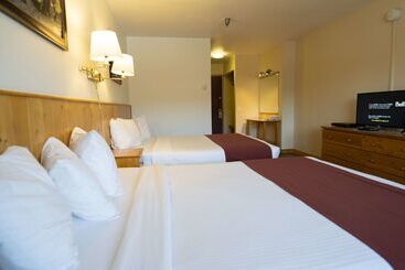 هتل Canadas Best Value Inn River View