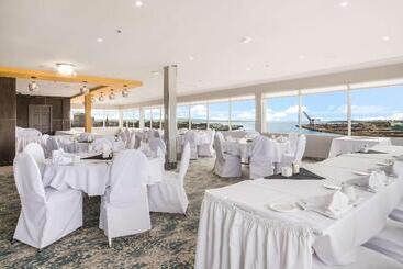 هتل Crowne Plaza Saint John Harbour View, An Ihg