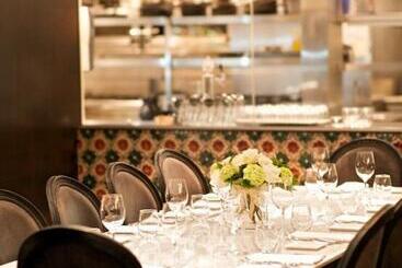 Hotel Century Plaza