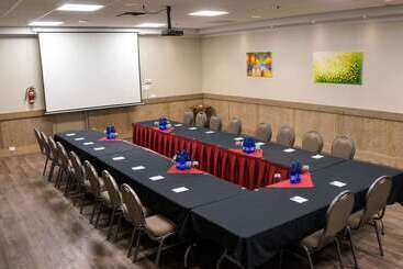 هتل Clarion Lakeside Inn & Conference Centre