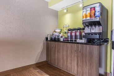 هتل Comfort Inn Magnetic Hill