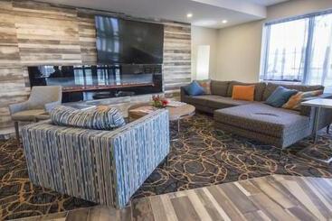 هتل Comfort Inn Montreal Aeroport