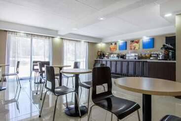 هتل Comfort Inn