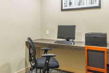 هتل Comfort Suites Downtown