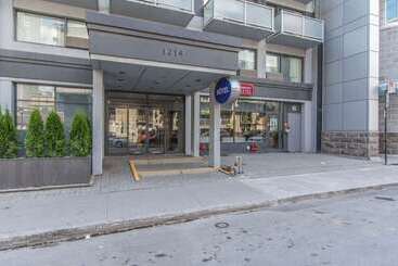 هتل Comfort Suites Downtown